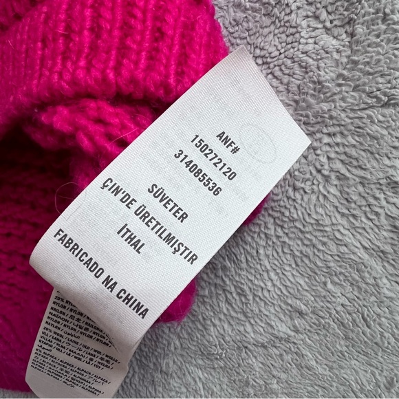 Abercrombie & Fitch Wool Alpaca Cropped Chunky Knit Hot Pink Barbiecore Sweater - Picture 12 of 16